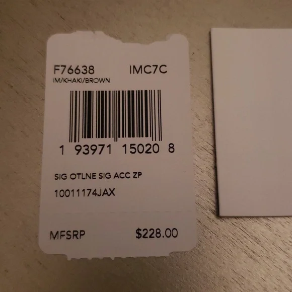 Coach Signature Longwallet NWT - Picture 5 of 8